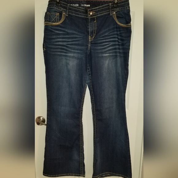 LANE BRYANT JEANS CUT FLARE SIZE 18 - Picture 3 of 3